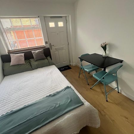 Teddington Little Gem Apartman London Kültér fotó